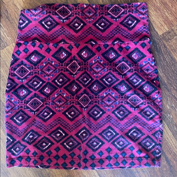 Patterned Mini Skirts (2!) - Picture 3 of 3